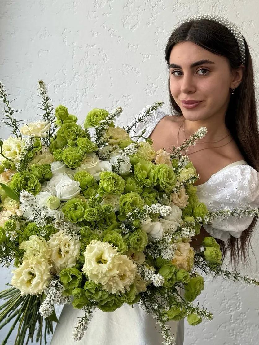 A bunch of elegant lisianthus | ծաղիկներ, ծաղկեպսակներ, բույսեր Երևան A bunch of elegant lisianthus | ծաղիկներ, ծաղկեպսակներ, բույսեր Երևան