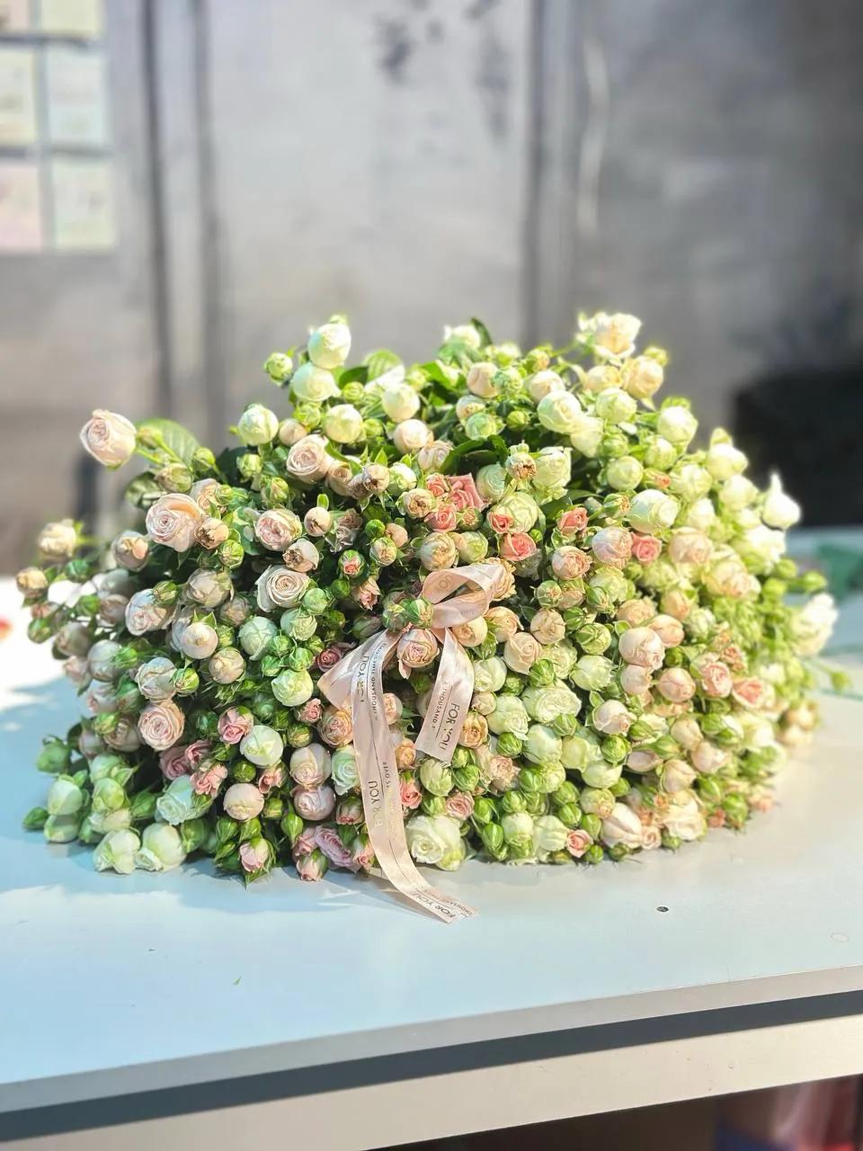 Luxurious bouquet of roses | ծաղիկներ, ծաղկեպսակներ, բույսեր - առաքում Երևան Luxurious bouquet of roses | ծաղիկներ, ծաղկեպսակներ, բույսեր - առաքում Երևան
