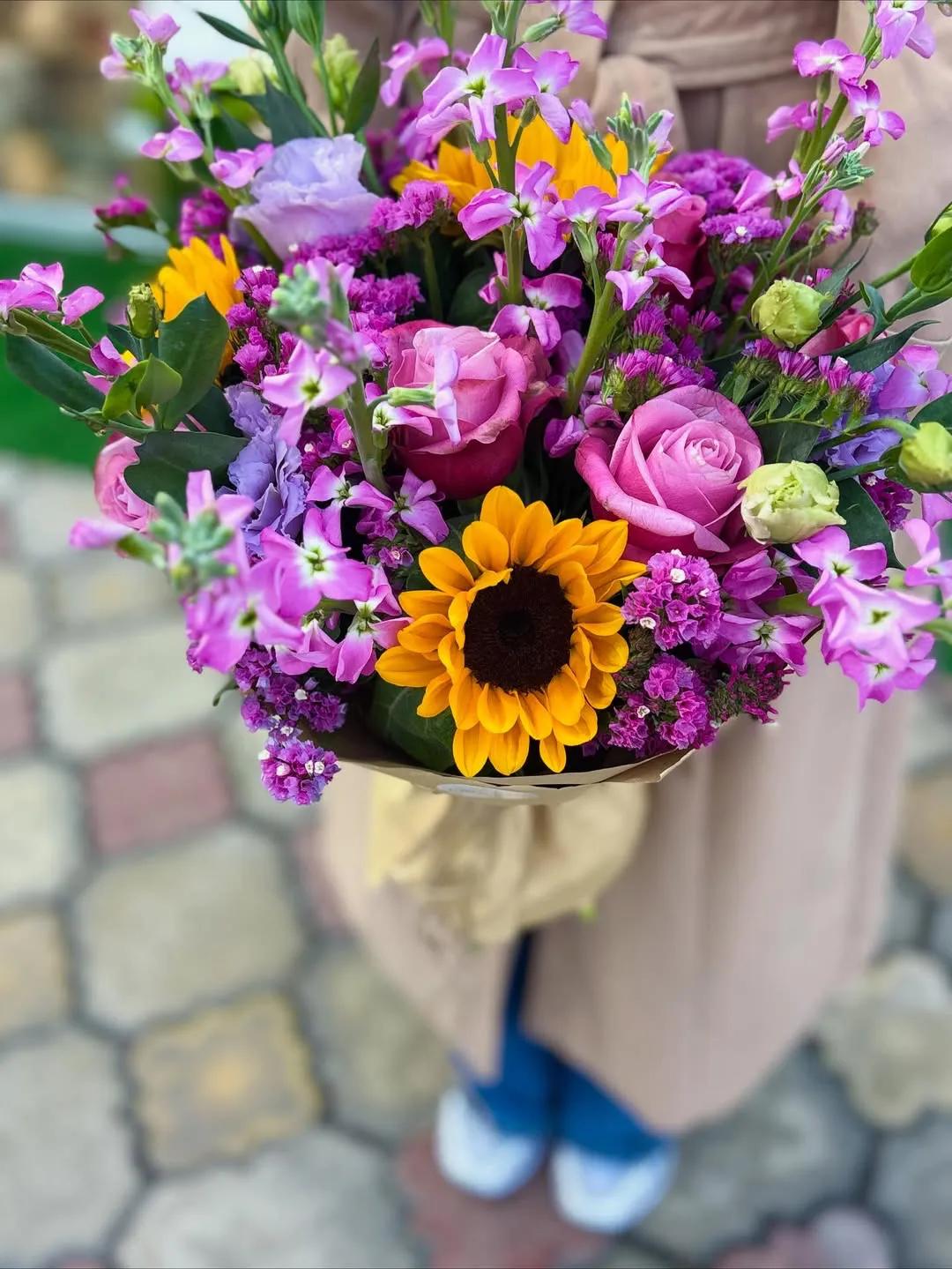 Bunch "Mix" | ծաղիկներ, ծաղկեպսակներ, բույսեր Երևան Bunch "Mix" | ծաղիկներ, ծաղկեպսակներ, բույսեր Երևան