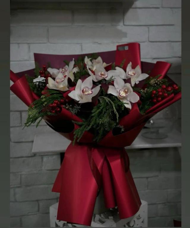 Christmas bouquet | ծաղիկներ, ծաղկեպսակներ, բույսեր - առաքում Երևան Christmas bouquet | ծաղիկներ, ծաղկեպսակներ, բույսեր - առաքում Երևան