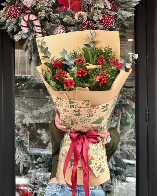 Bouquet "New Year's Eve" | ծաղիկներ, ծաղկեպսակներ, բույսեր - առաքում Երևան Bouquet "New Year's Eve" | ծաղիկներ, ծաղկեպսակներ, բույսեր - առաքում Երևան